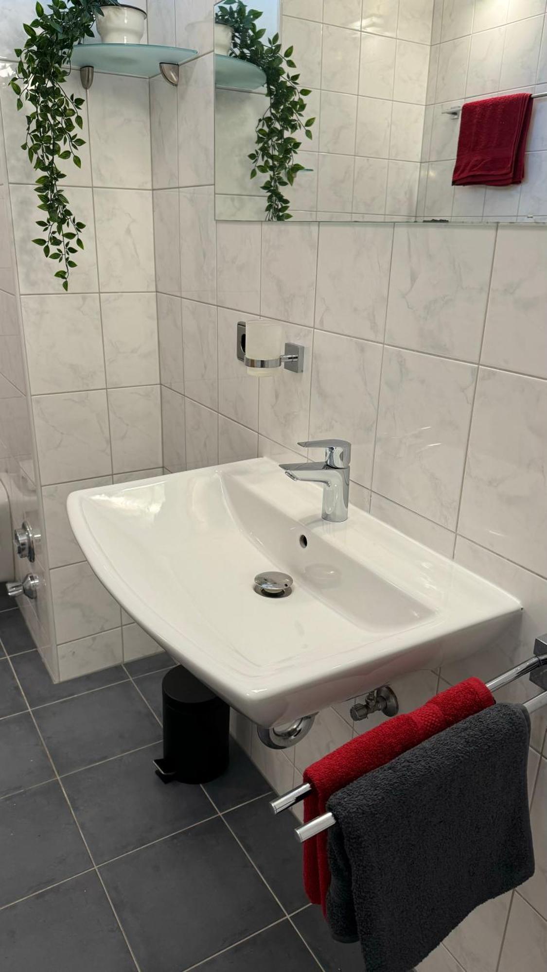 City Apartement Linz Fuer 5 Gaeste Mit Self-Checkin Und Kueche Buitenkant foto