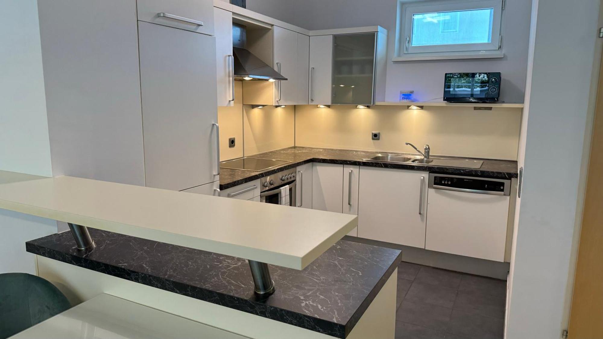 City Apartement Linz Fuer 5 Gaeste Mit Self-Checkin Und Kueche Buitenkant foto
