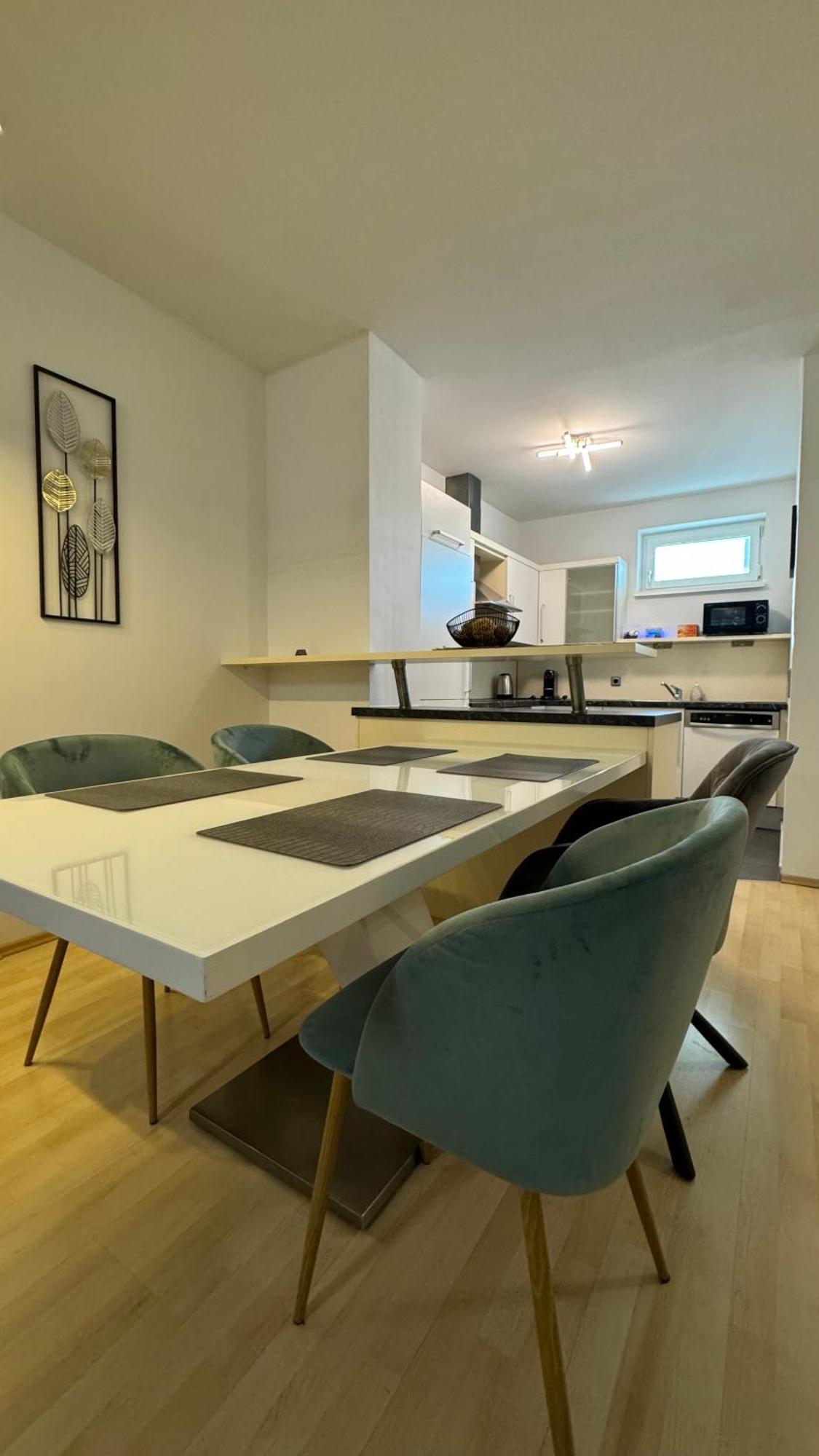 City Apartement Linz Fuer 5 Gaeste Mit Self-Checkin Und Kueche Buitenkant foto